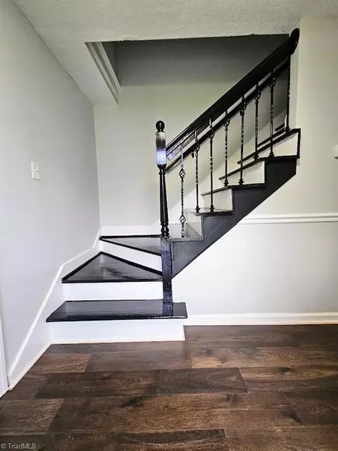 Entry Way - 2016 Briarcliff Dr, High Point, NC 27265 photo 1 of 2