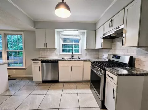 Kitchen - 2016 Briarcliff Dr, High Point, NC 27265 photo 1 of 5
