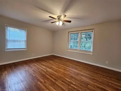 Living - 2016 Briarcliff Dr, High Point, NC 27265 photo 6 of 6