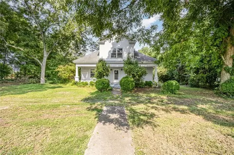 3241 Pleasant Ridge Rd, Summerfield, NC 27358