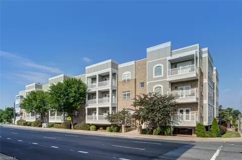 605 Market St W #412, Greensboro, NC 27401