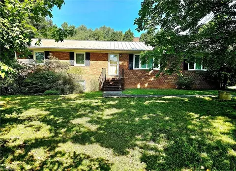 9847 Mcneil Rd, Kernersville, NC 27284