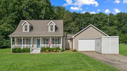 606 Casey Ln, Mebane, NC 27302