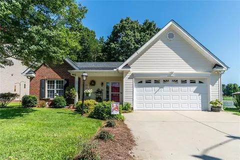 5064 Longmont Ct, Kernersville, NC 27284