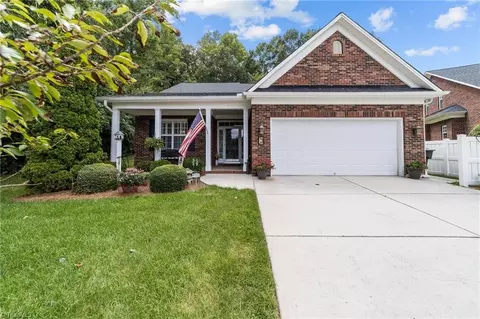 6 Heritage Hill Ct, Jamestown, NC 27282