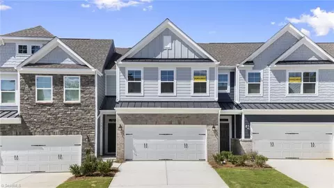 5011 Moonlight Ridge Dr, Greensboro, NC 27455