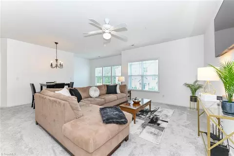 Living - 5425 Forester Dr #2D, High Point, NC 27265 photo 1 of 2