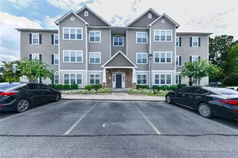 5425 Forester Dr #2D, High Point, NC 27265