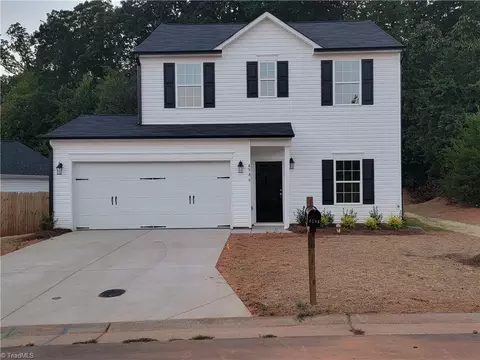 4586 Stone Hill Dr, Winston Salem, NC 27105