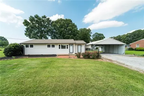 1507 Bunker Hill Sandy Ridge Rd, Kernersville, NC 27284