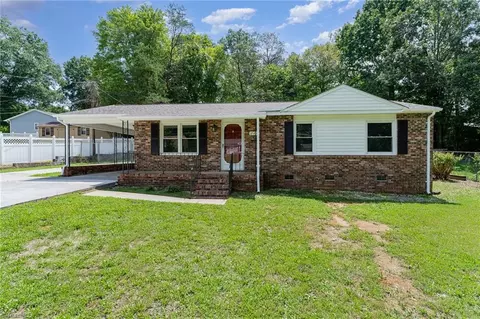 240 Lenoir Dr, Eden, NC 27288
