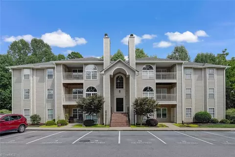 6702 Friendly Ave W #3H, Greensboro, NC 27410