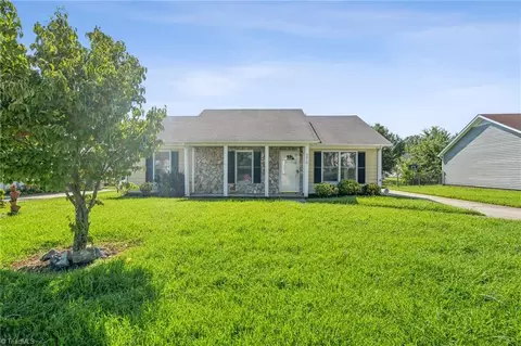 2010 Owens St, Greensboro, NC 27405