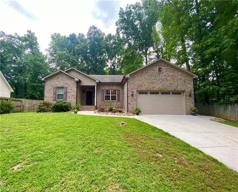 2215 Wanda Dr, Greensboro, NC 27408