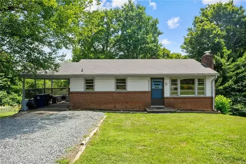 5323 Pineview Dr, Winston Salem, NC 27105