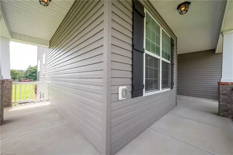 Entry Way - 112 Saddlebrook Dr, Advance, NC 27006 photo 2 of 6