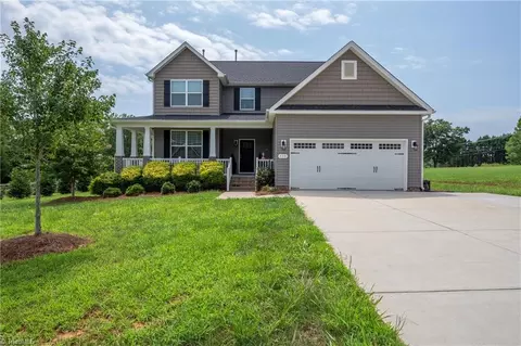 112 Saddlebrook Dr, Advance, NC 27006
