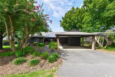 210 Spyglass Dr, Advance, NC 27006