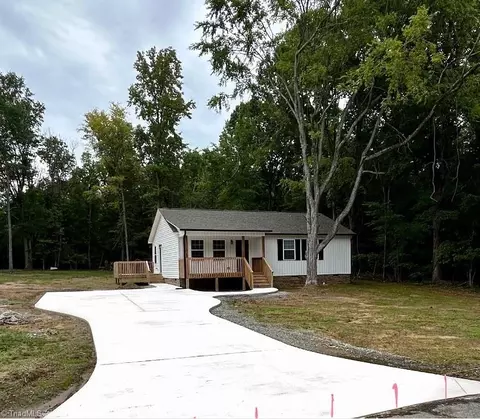 4890 Lake Darr Rd, Trinity, NC 27370