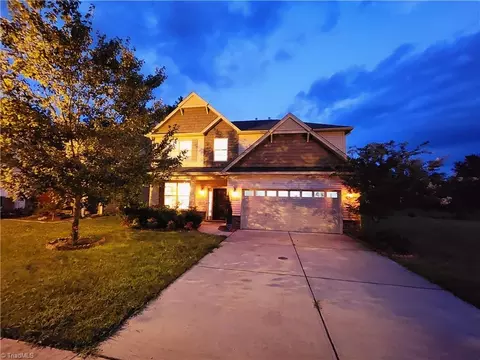 3750 Crestwell Cove Ct, Winston Salem, NC 27103