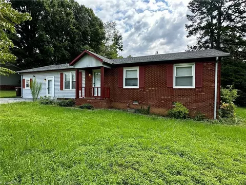 1416 Waterloo Dr, High Point, NC 27260