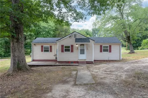 52 Northwoods Cir, Winston Salem, NC 27105