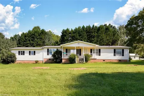 1733 Legans Rd, Yadkinville, NC 27055