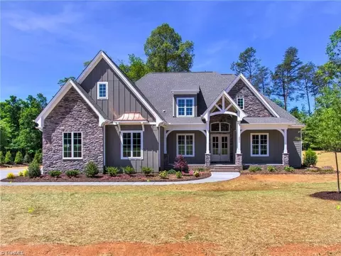 7621 Pemberley Dr, Oak Ridge, NC 27310