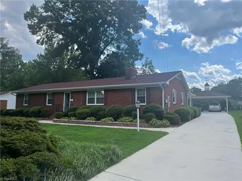 3409 Greenhill Dr, High Point, NC 27265