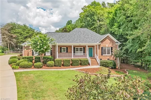 8202 Fox Briar Ct, Greensboro, NC 27455