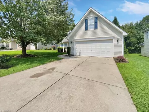 3571 Sydney Oaks Dr, Browns Summit, NC 27214