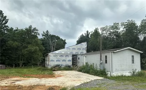283 Chantilly, Fancy Gap, VA 24328 photo 41