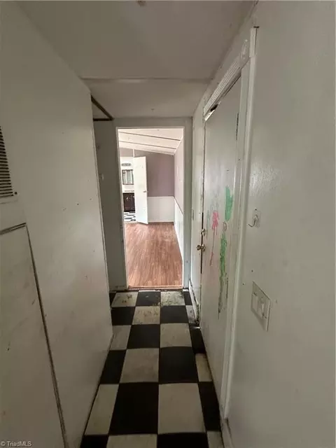 283 Chantilly, Fancy Gap, VA 24328 photo 9