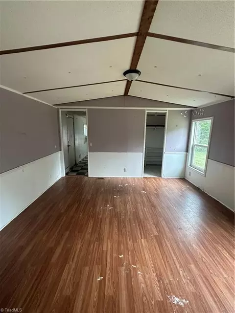 283 Chantilly, Fancy Gap, VA 24328 photo 7