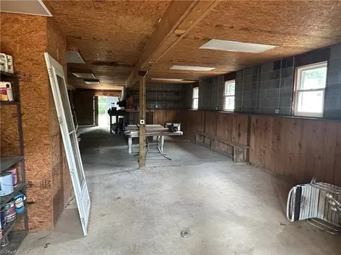 283 Chantilly, Fancy Gap, VA 24328 photo 34