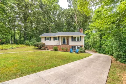 655 Lynhaven Dr, Winston Salem, NC 27104