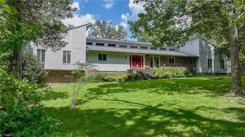 3636 Old Marlboro Rd, Sophia, NC 27350