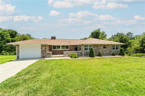 4185 Pine Hall Rd, Walkertown, NC 27051