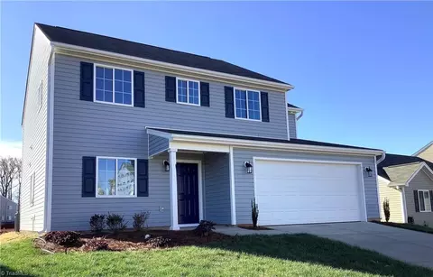 707 Brampton Dr, Mcleansville, NC 27301