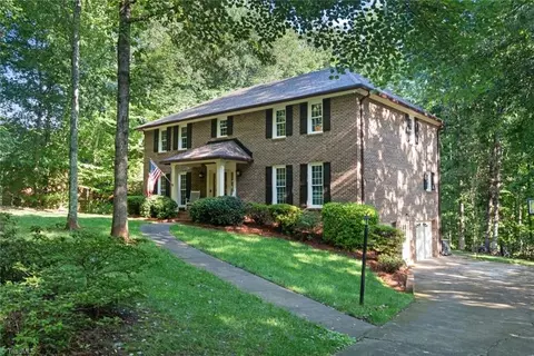 6945 August Dr, Clemmons, NC 27012
