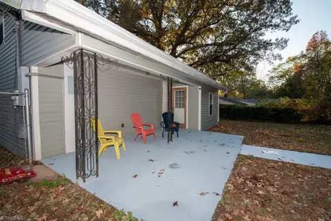 Exterior - 1541 Beaucrest Ave, High Point, NC 27265 photo 8 of 8