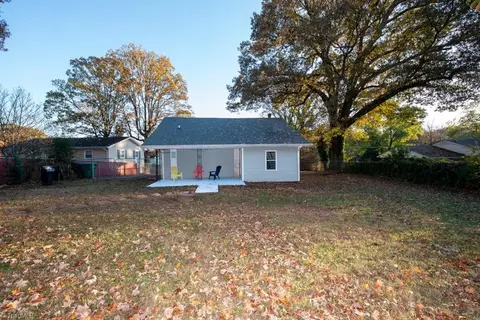 Exterior - 1541 Beaucrest Ave, High Point, NC 27265 photo 7 of 8