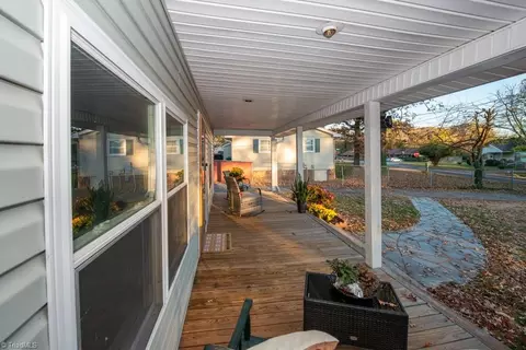 Exterior - 1541 Beaucrest Ave, High Point, NC 27265 photo 2 of 8