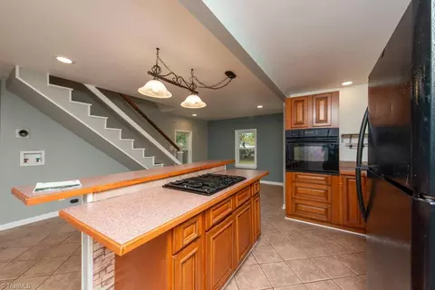Kitchen - 1541 Beaucrest Ave, High Point, NC 27265 photo 4 of 4