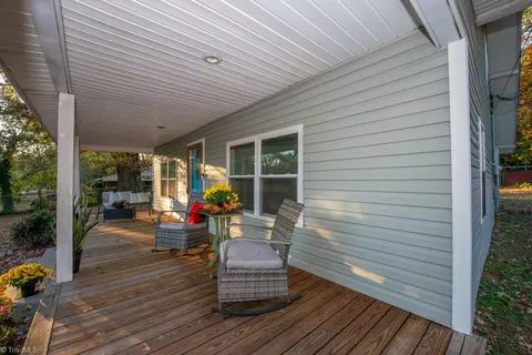 Exterior - 1541 Beaucrest Ave, High Point, NC 27265 photo 3 of 8