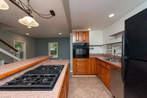 Kitchen - 1541 Beaucrest Ave, High Point, NC 27265 photo 2 of 4