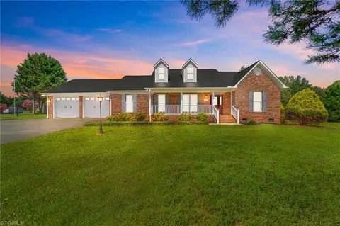 495 Ben Lee Rd, Thomasville, NC 27360