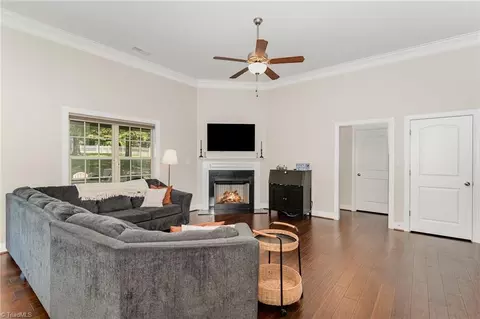 105 Solitaire Dr, Trinity, NC 27370 photo 8