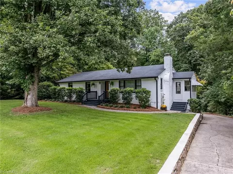 4847 Fleetwood Cir, Winston Salem, NC 27106