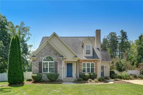 126 Stoney Ridge Ct, Stokesdale, NC 27357